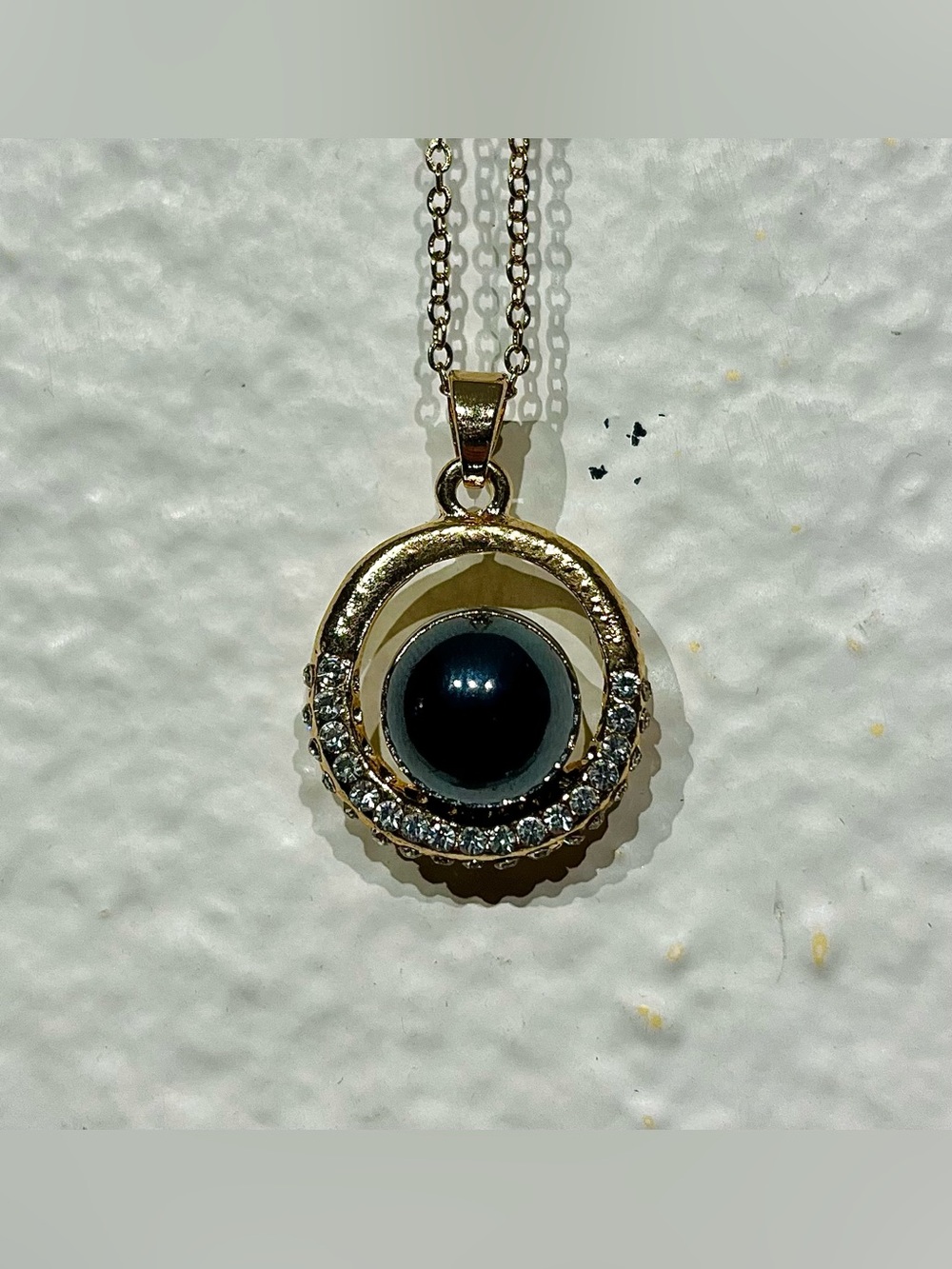 Vintage Y2K Gold Circle Pendant Necklace with Black Pearl and Crystal Accents